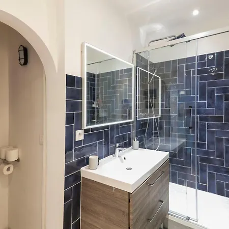 Appartement Vue Magnifique Sur Le Sacre Coeur. Parijs